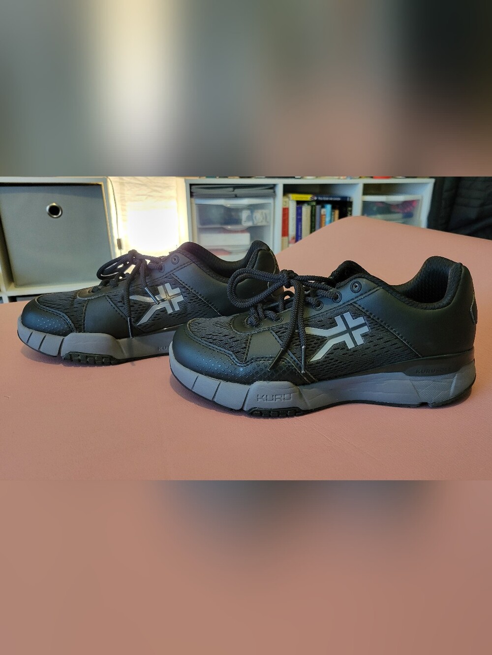Kuru Quantum 1.5 • Women's • Size 8.5 Medium • Black And Grey